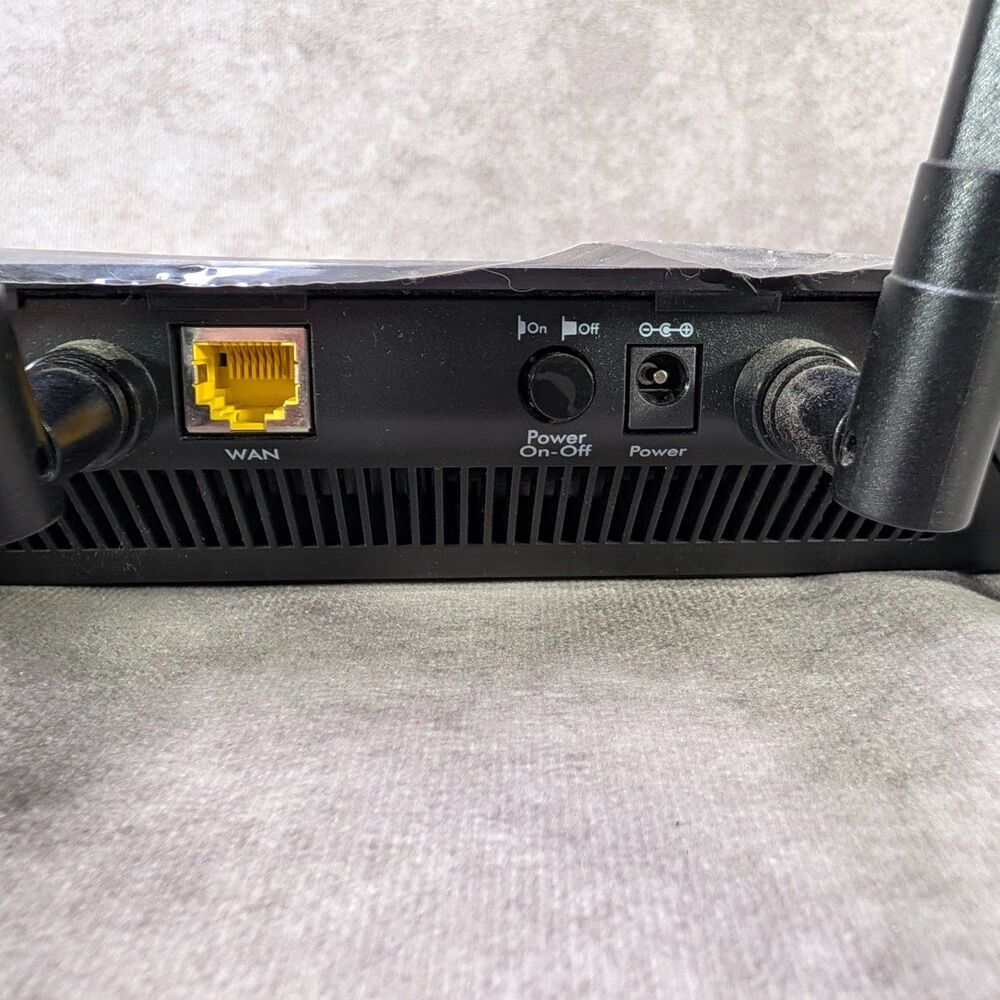 NETGEAR Nighthawk AC1750 Smart WiFi Router R6700v3 Dual Band - Picture 6 of 7